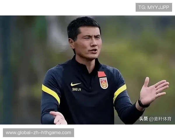 中国足球国家队教练团队配置与战术哲学统一性挑战，中国足球队的教练